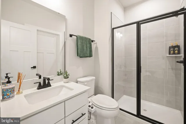 $1,099,000 | 3040 Merion Drive, Center Valley, PA 18034