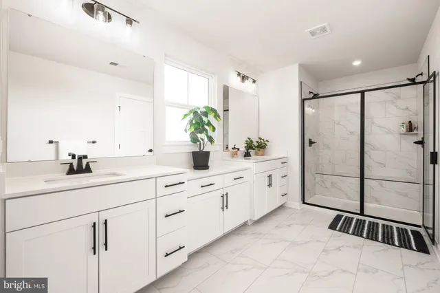 $1,099,000 | 3040 Merion Drive, Center Valley, PA 18034