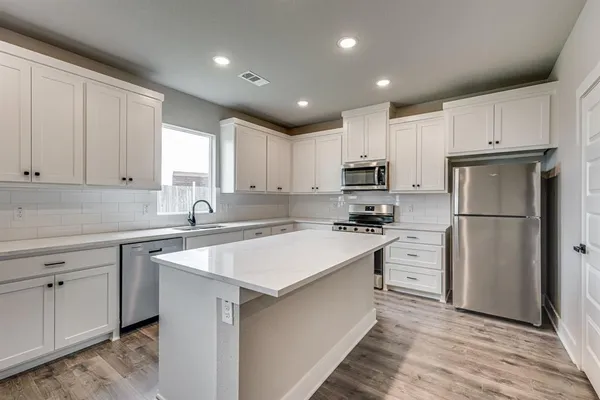 $1,975 | 924 Cooksey Court, Unit B, Grandview, TX 76050