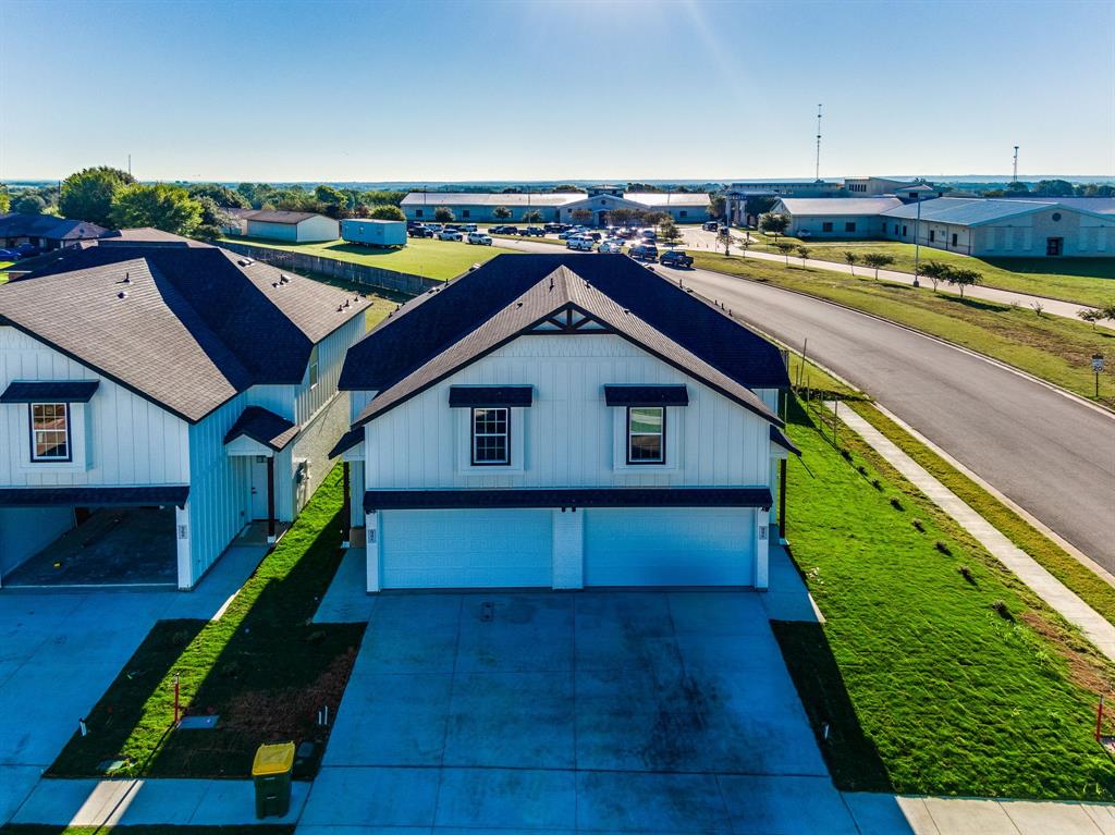 924 Cooksey Court, Unit B Grandview, TX 76050 - Photo 4 of 30