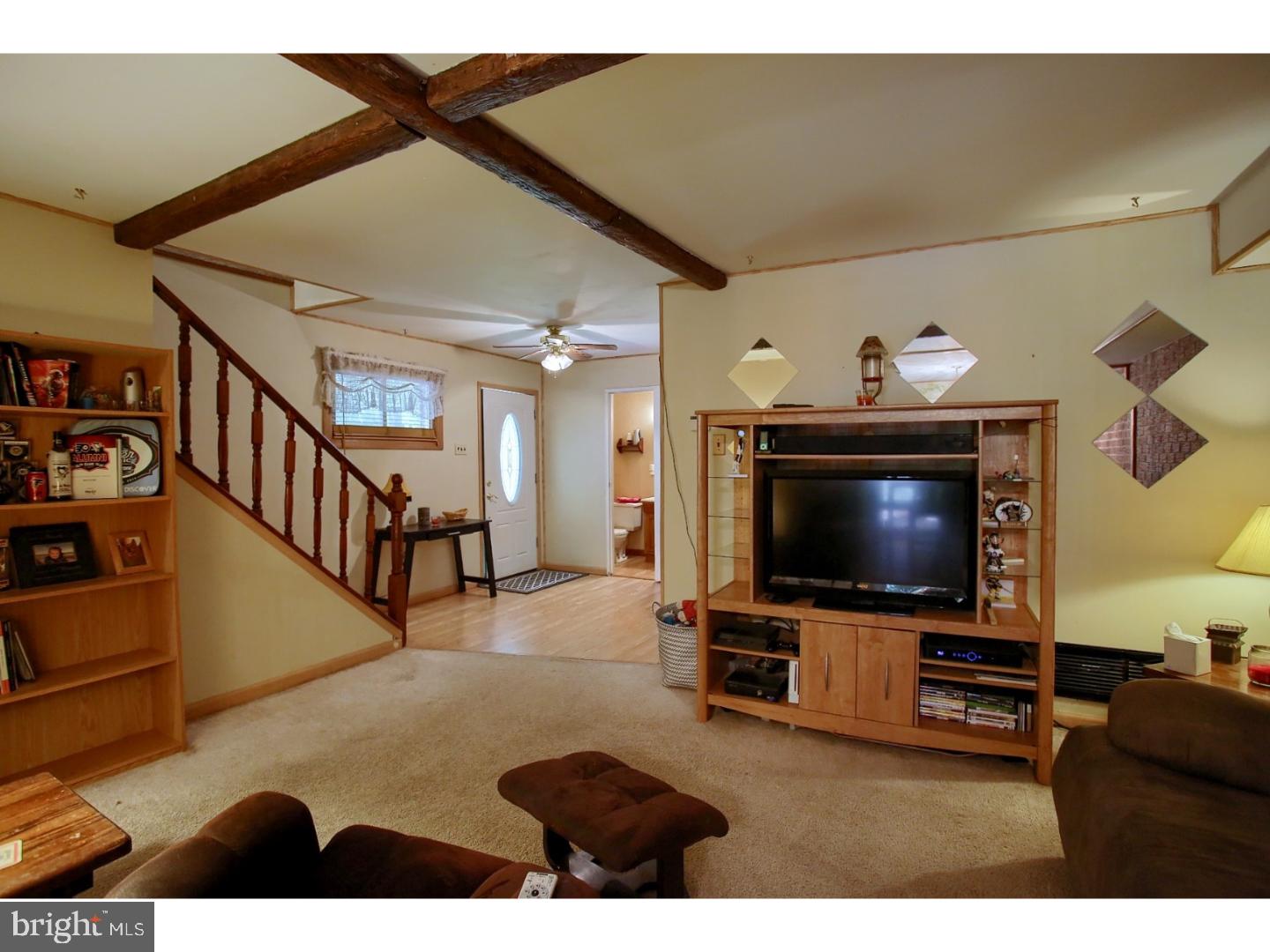 1213 Fox Run Reading, PA 19606 - Photo 2 of 22 Living Room