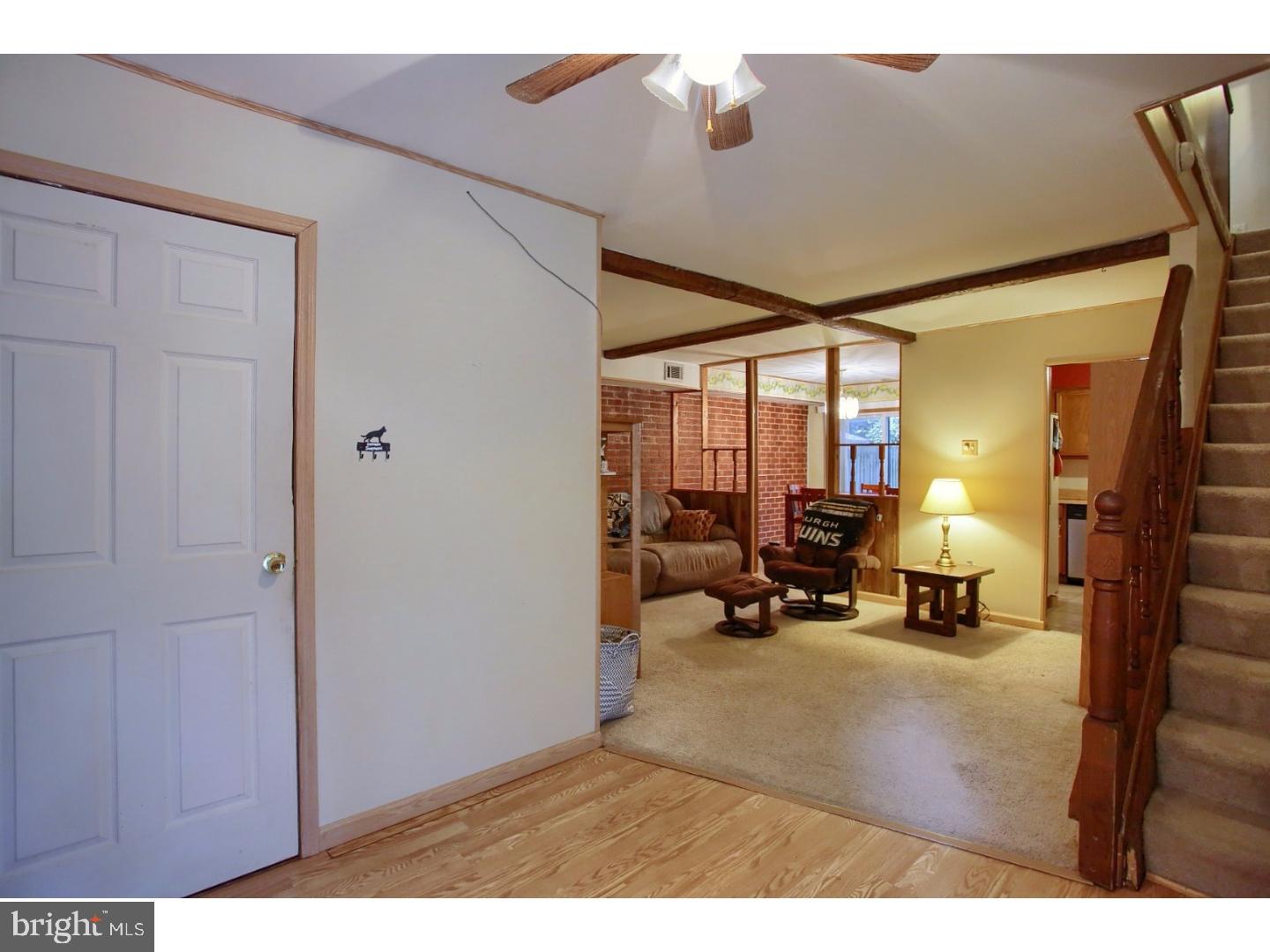 1213 Fox Run Reading, PA 19606 - Photo 6 of 22 Living Room