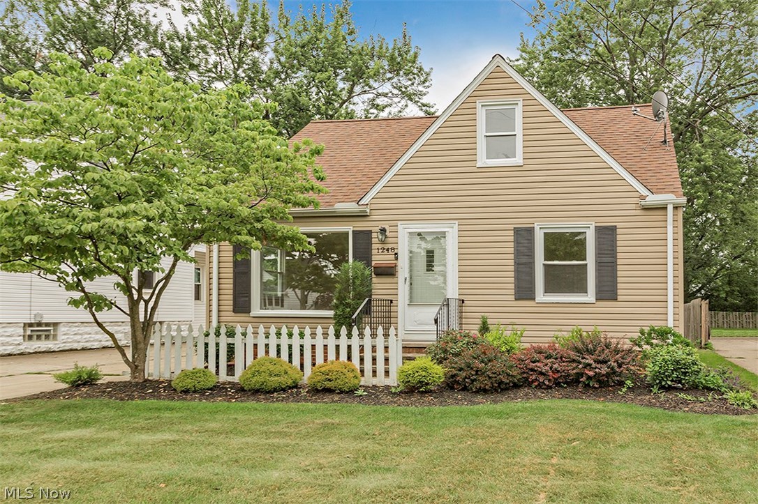 1248 Sunset Road Cleveland, OH 44124 - Photo 1 of 35