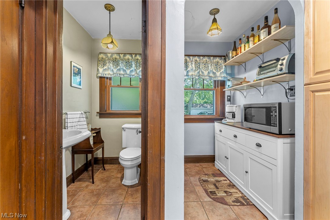 2627 Eaton Road University Heights, OH 44118 - Photo 13 of 34 Gallery Image 13