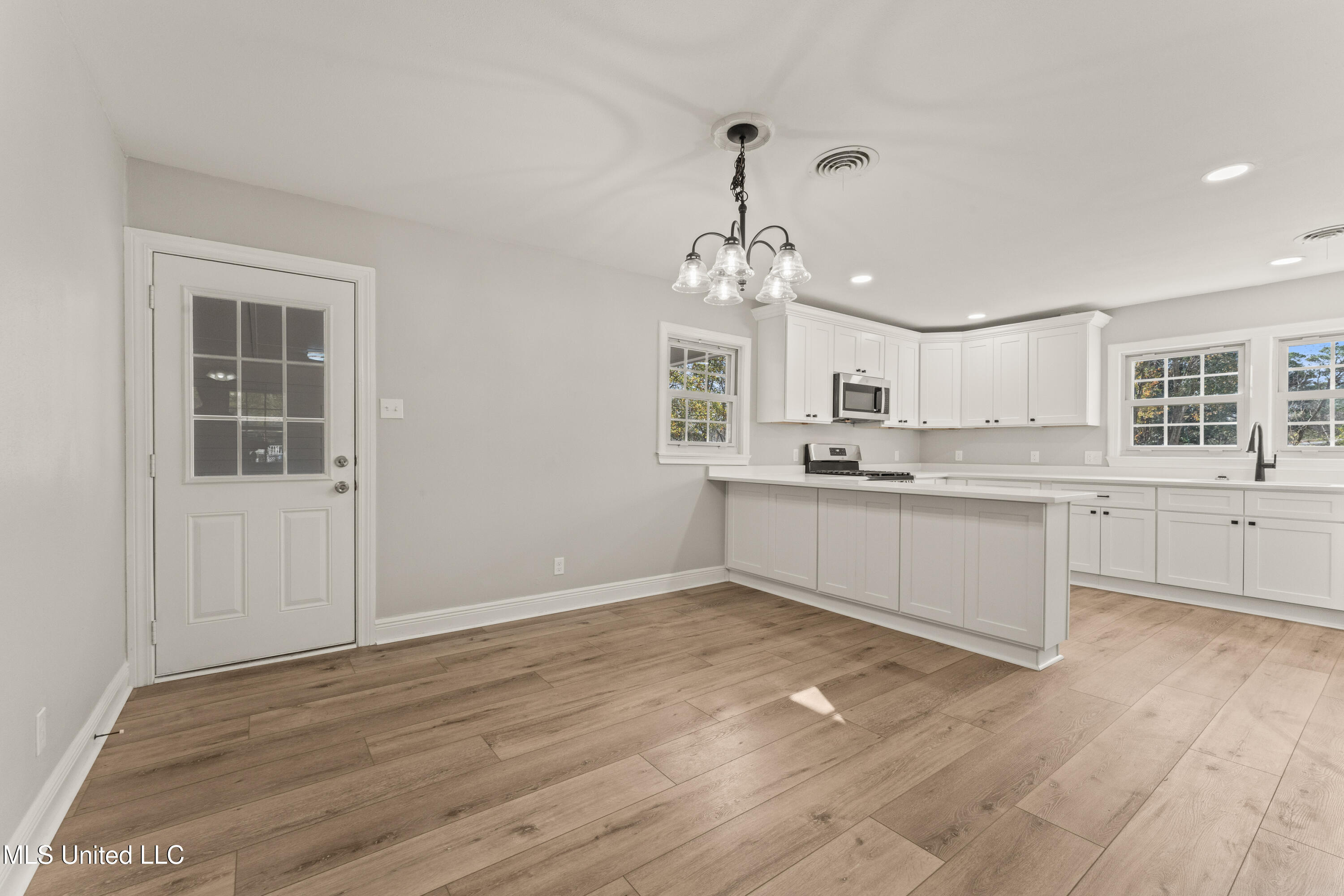 23 39th Street Gulfport, MS 39507 - Photo 8 of 22 12-26-25 39th (8)