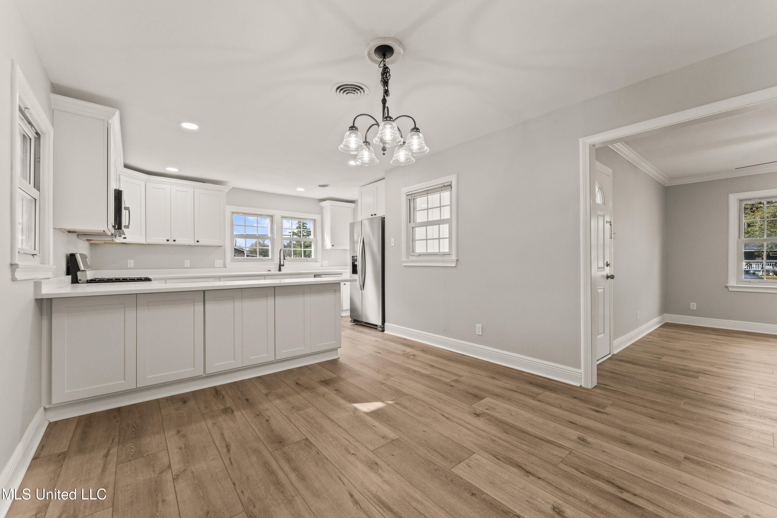 23 39th Street Gulfport, MS 39507 - Photo 9 of 22 12-26-25 39th (9)