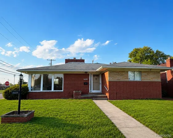 $196,000 | 16009 Bell Avenue, Eastpointe, MI 48021