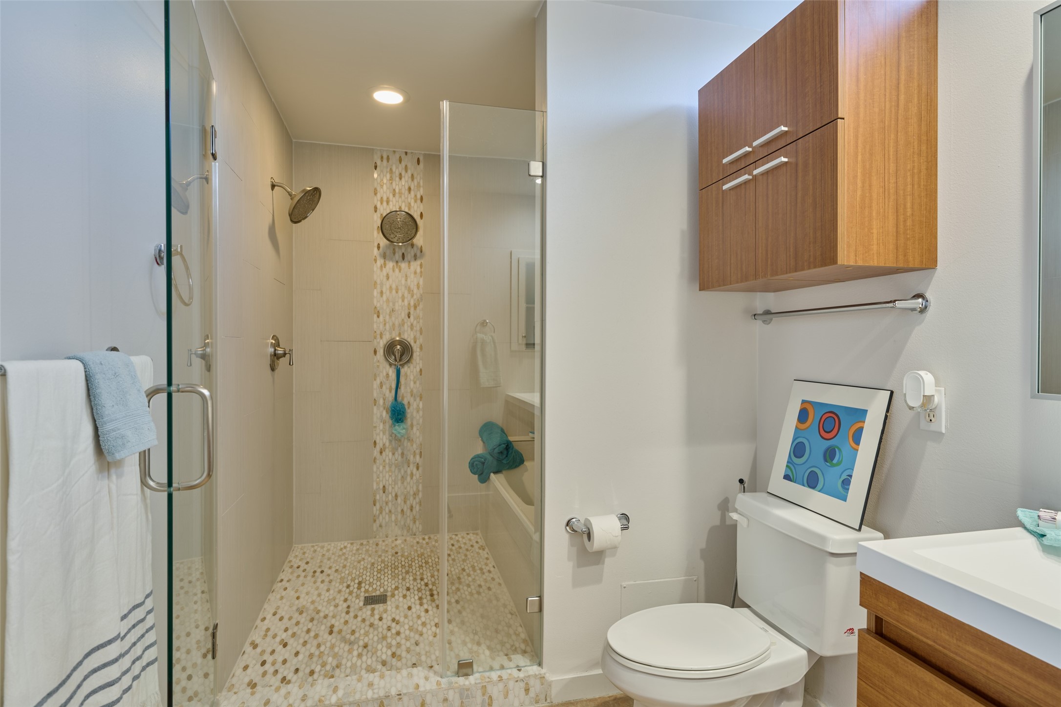 2811 Crawford Street Houston, TX 77004 - Photo 28 of 37 a bathroom with a toilet sink and shower