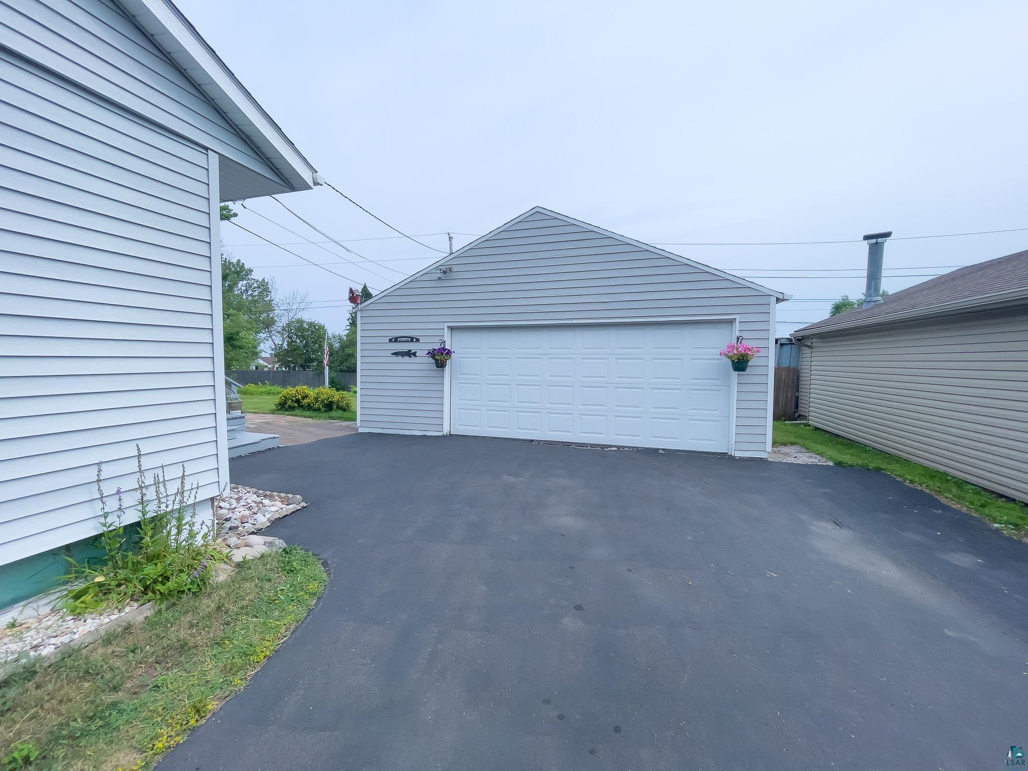 11 Ives Road Silver Bay, MN 55614 - Photo 5 of 37 Gallery Image 5