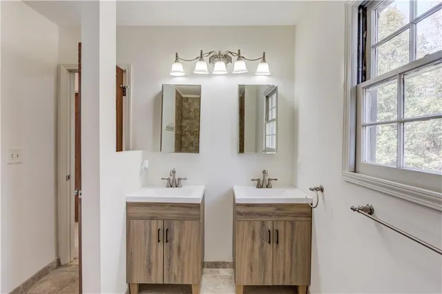 $319,500 | 310 Lewis Circle, Commerce, GA 30529