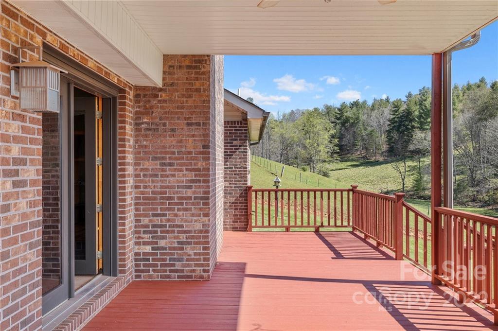 290 Cody Road Marshall, NC 28753 - Photo 16 of 48 Gallery Image 16