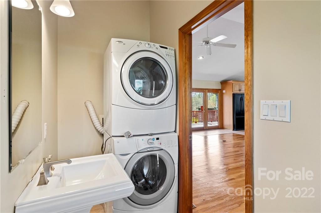 290 Cody Road Marshall, NC 28753 - Photo 23 of 48 Gallery Image 23