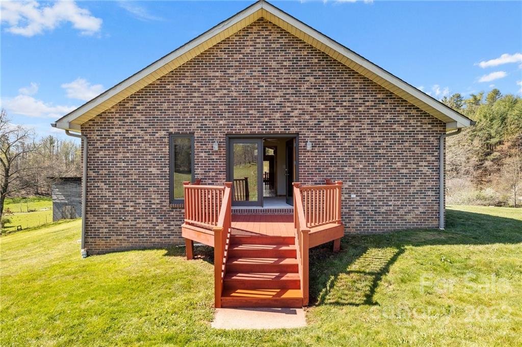 290 Cody Road Marshall, NC 28753 - Photo 25 of 48 Gallery Image 25