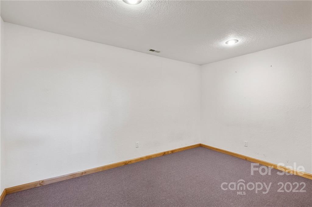 290 Cody Road Marshall, NC 28753 - Photo 33 of 48 Gallery Image 33