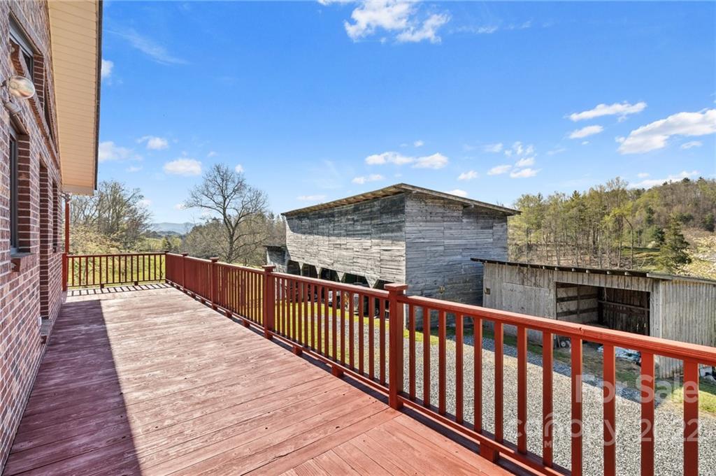 290 Cody Road Marshall, NC 28753 - Photo 35 of 48 Gallery Image 35