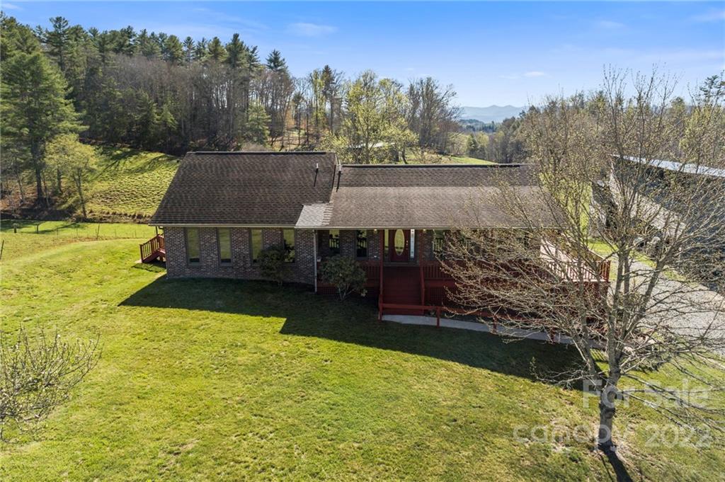 290 Cody Road Marshall, NC 28753 - Photo 4 of 48 Gallery Image 4