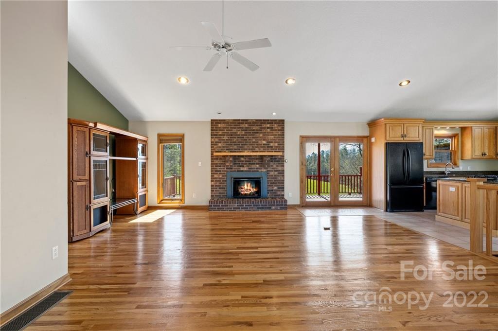 290 Cody Road Marshall, NC 28753 - Photo 44 of 48 Gallery Image 44