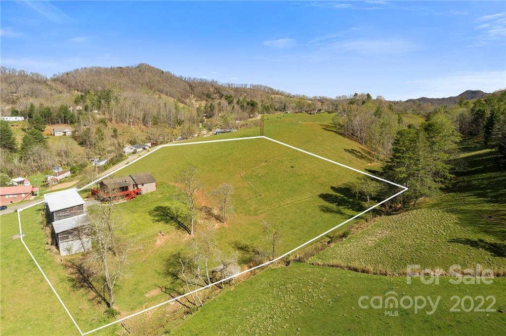 290 Cody Road Marshall, NC 28753 - Photo 5 of 48 Gallery Image 5