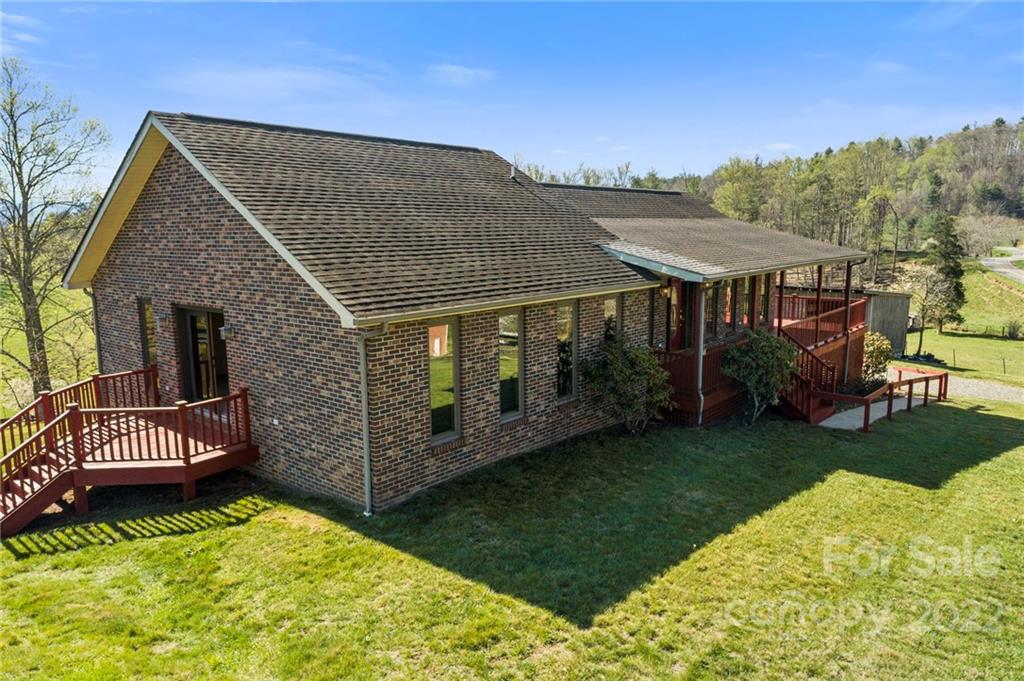 290 Cody Road Marshall, NC 28753 - Photo 6 of 48 Gallery Image 6