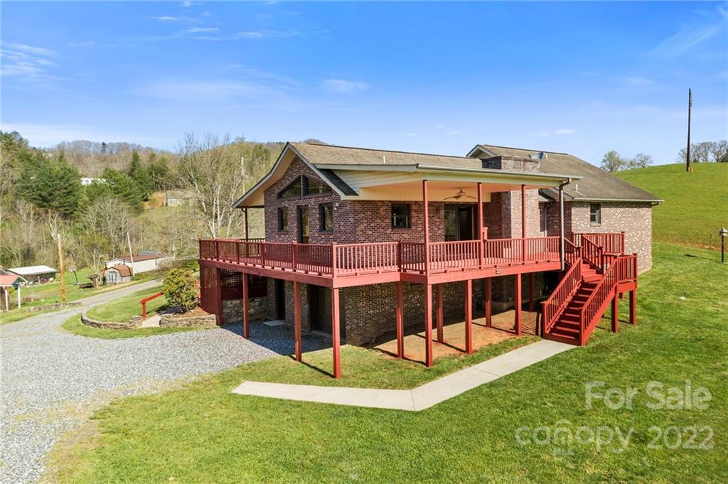 290 Cody Road Marshall, NC 28753 - Photo 7 of 48 Gallery Image 7