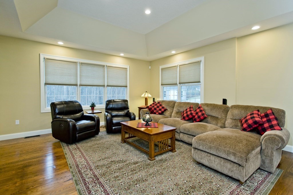 239 Hovey Road Monson, MA 01057 - Photo 6 of 37
