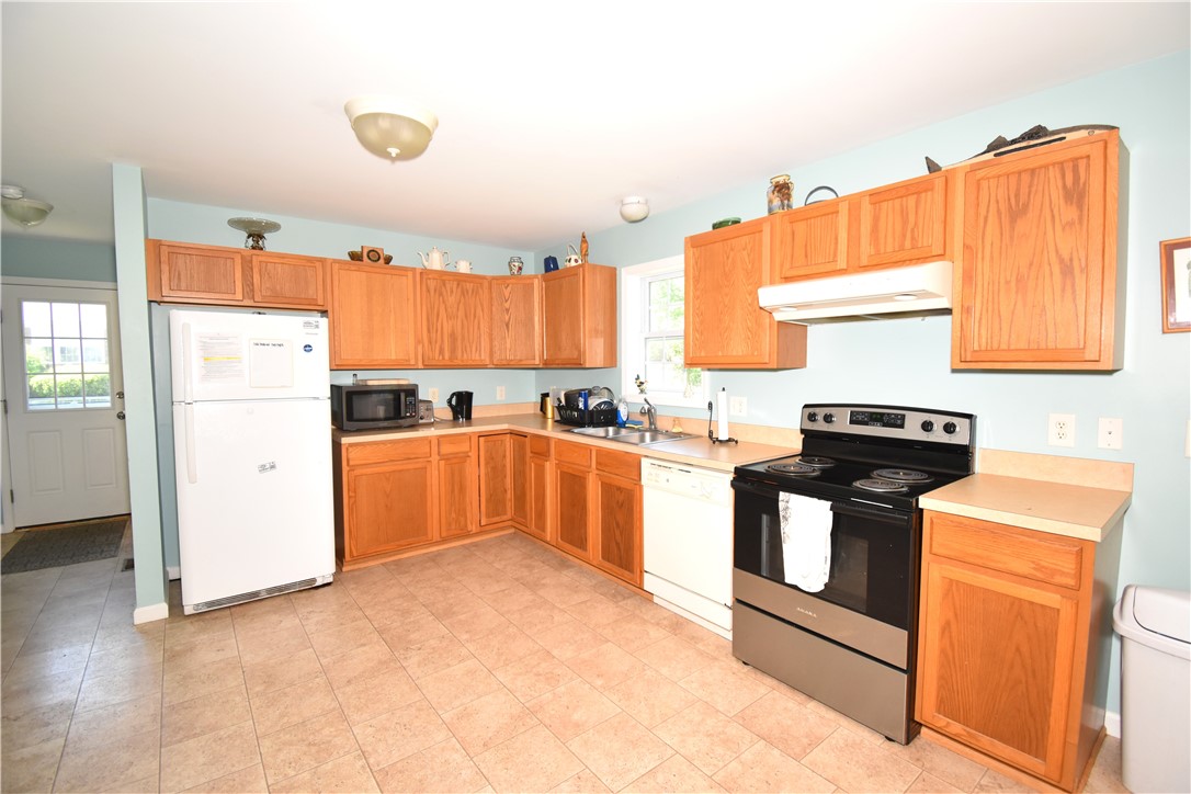 52 What Cheer Road Narragansett, RI 02882 - Photo 16 of 40 Gallery Image 16
