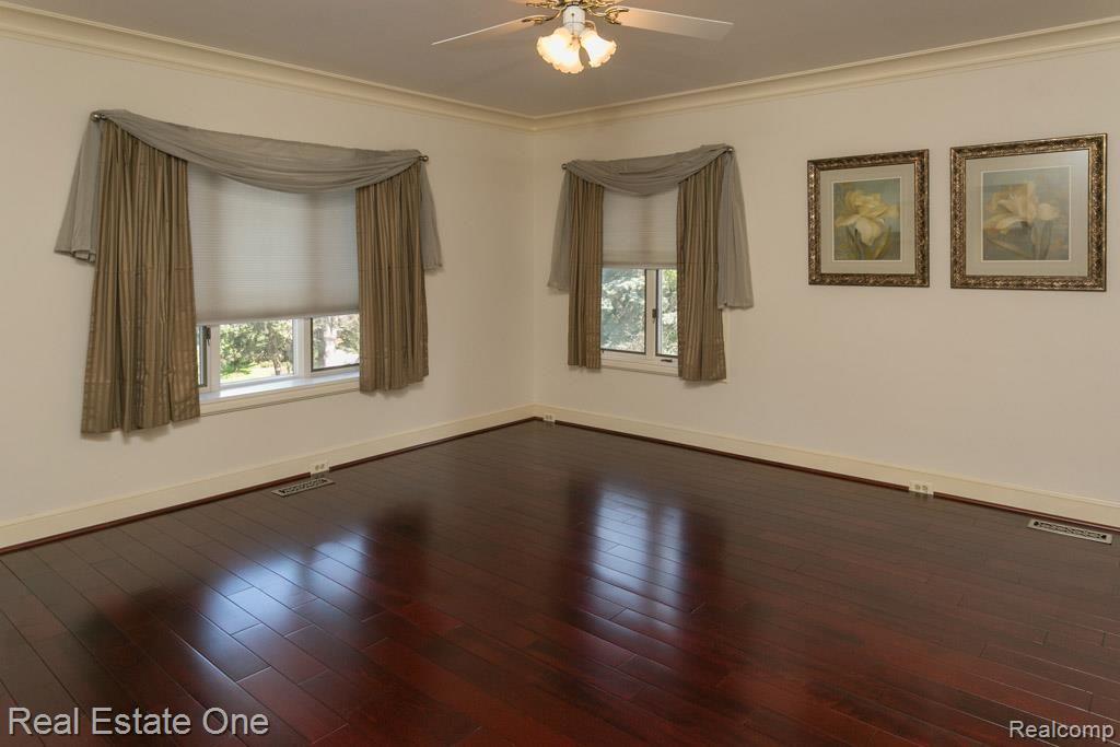5941 Southgate Road Rochester, MI 48306 - Photo 29 of 72 5941SouthgateRd-27.jpg