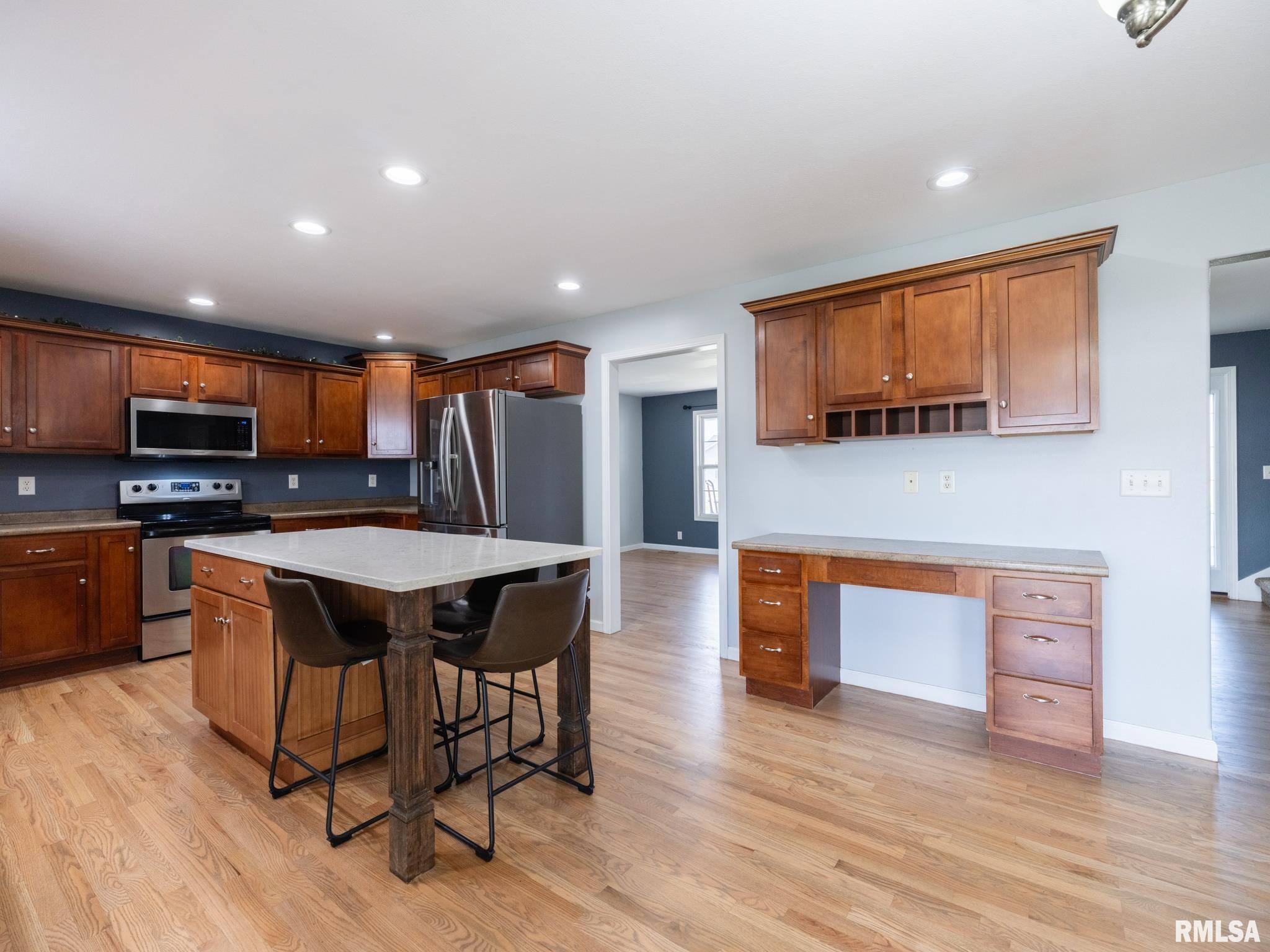 1604 Kingsbury Road Washington, IL 61571 - Photo 11 of 54 Gallery Image 11
