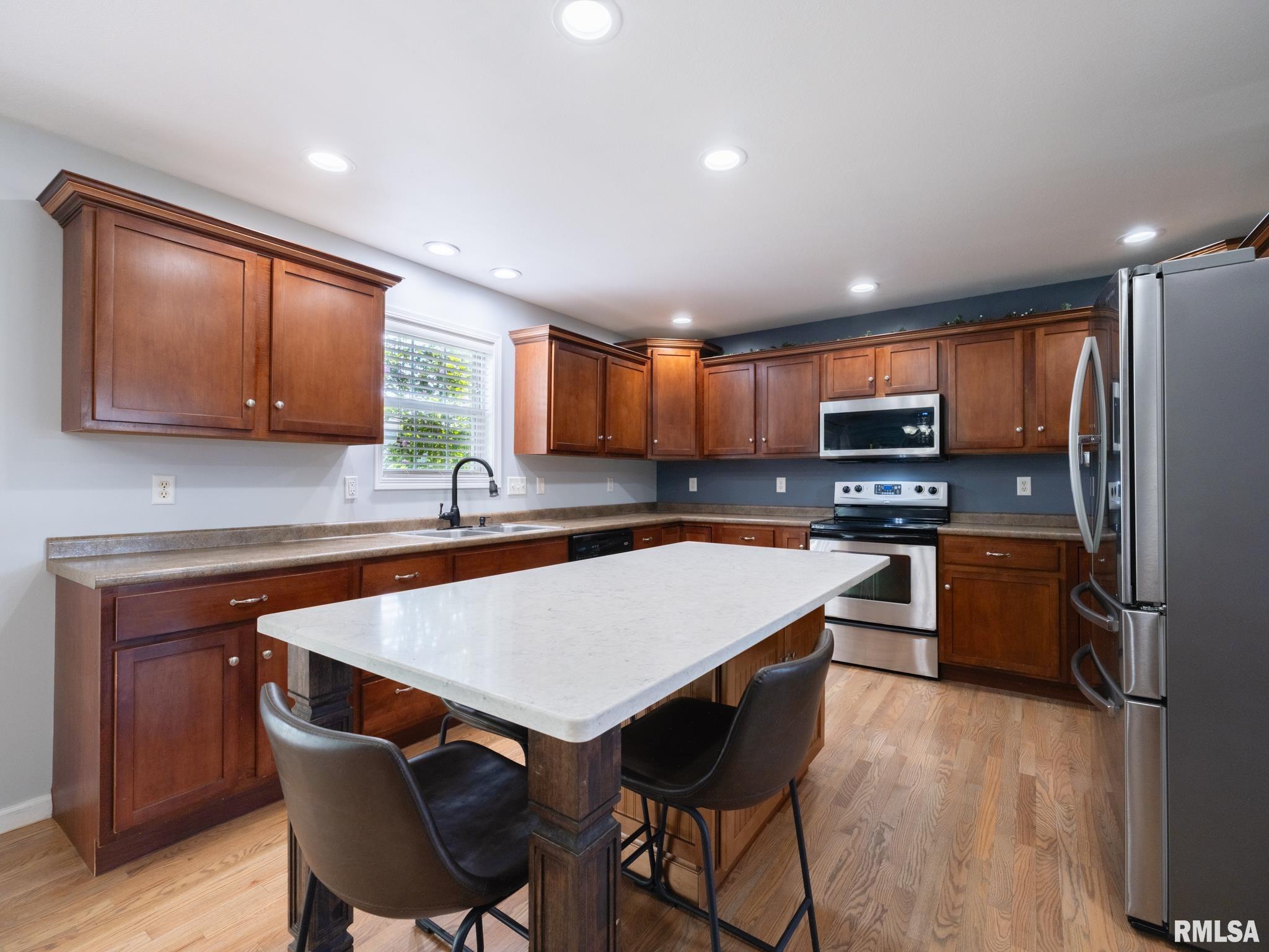 1604 Kingsbury Road Washington, IL 61571 - Photo 13 of 54 Gallery Image 13