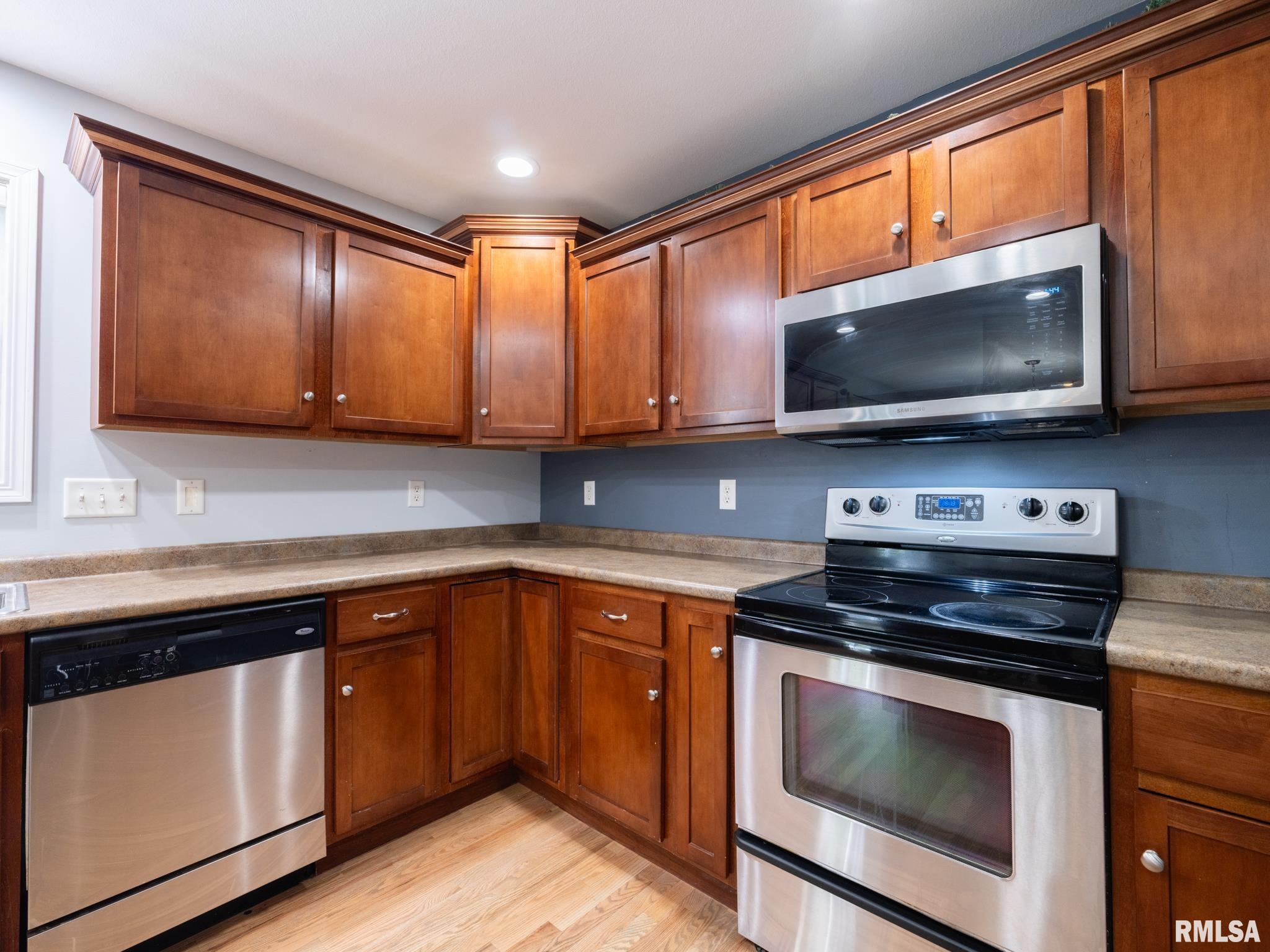 1604 Kingsbury Road Washington, IL 61571 - Photo 14 of 54 Gallery Image 14