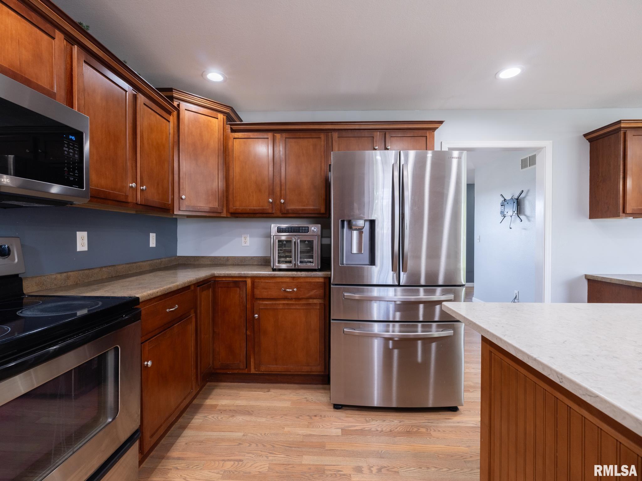 1604 Kingsbury Road Washington, IL 61571 - Photo 18 of 54 Gallery Image 18