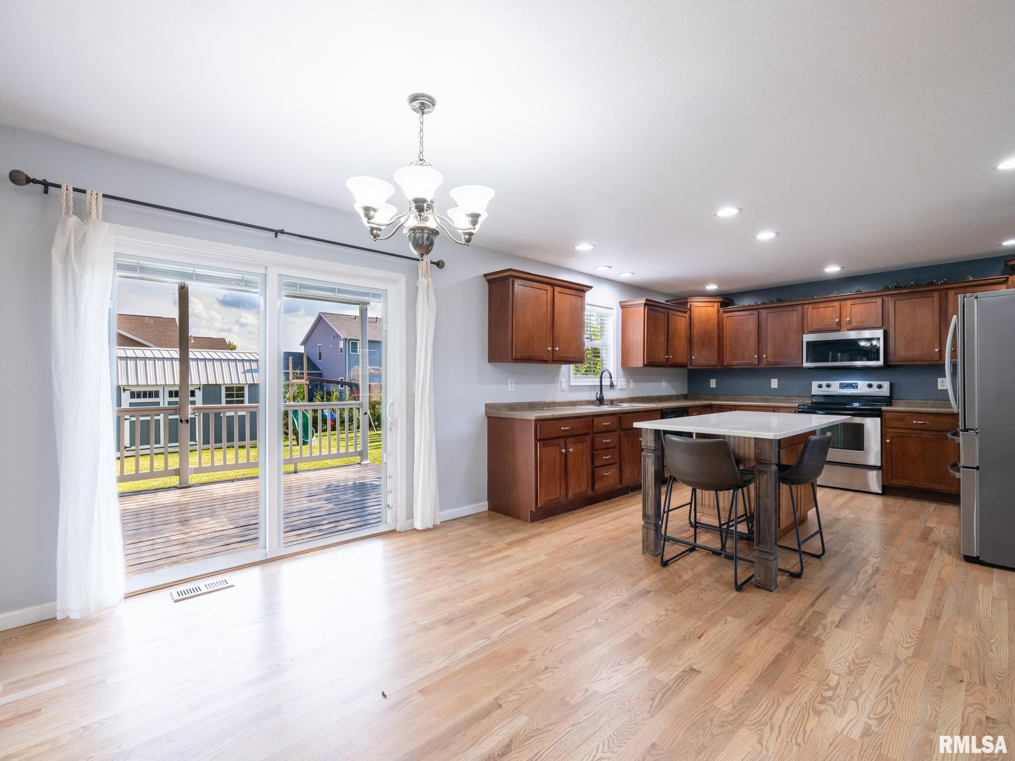 1604 Kingsbury Road Washington, IL 61571 - Photo 19 of 54 Gallery Image 19