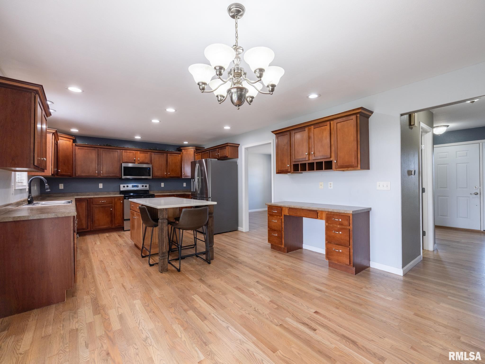 1604 Kingsbury Road Washington, IL 61571 - Photo 21 of 54 Gallery Image 21