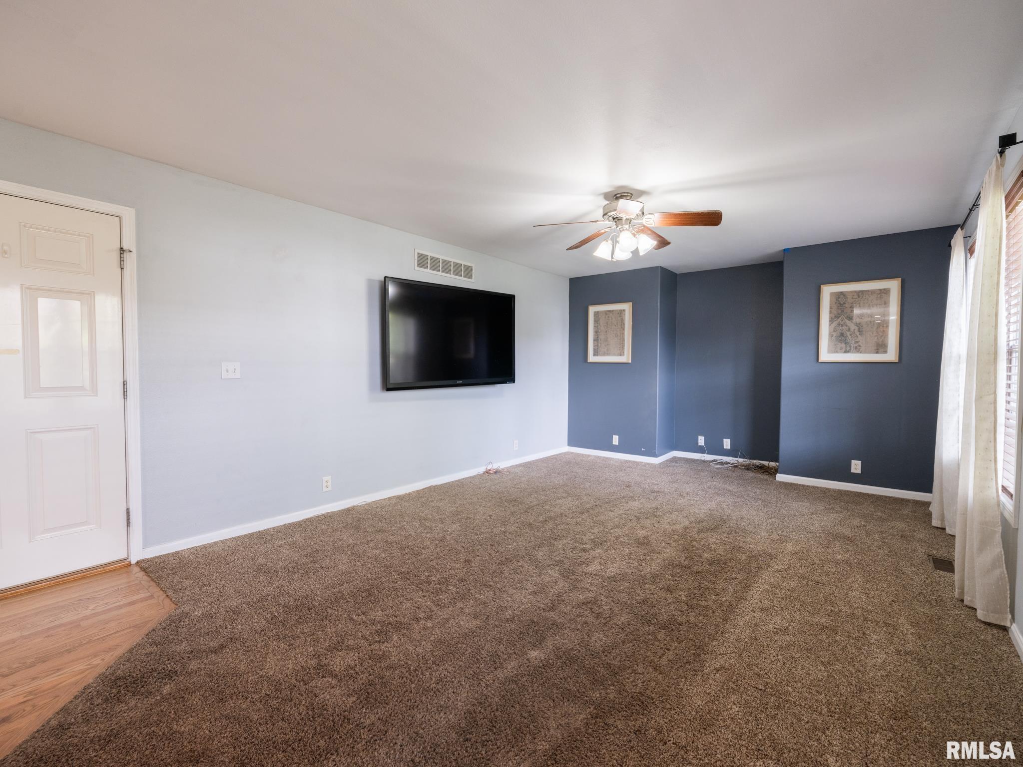 1604 Kingsbury Road Washington, IL 61571 - Photo 23 of 54 Gallery Image 23