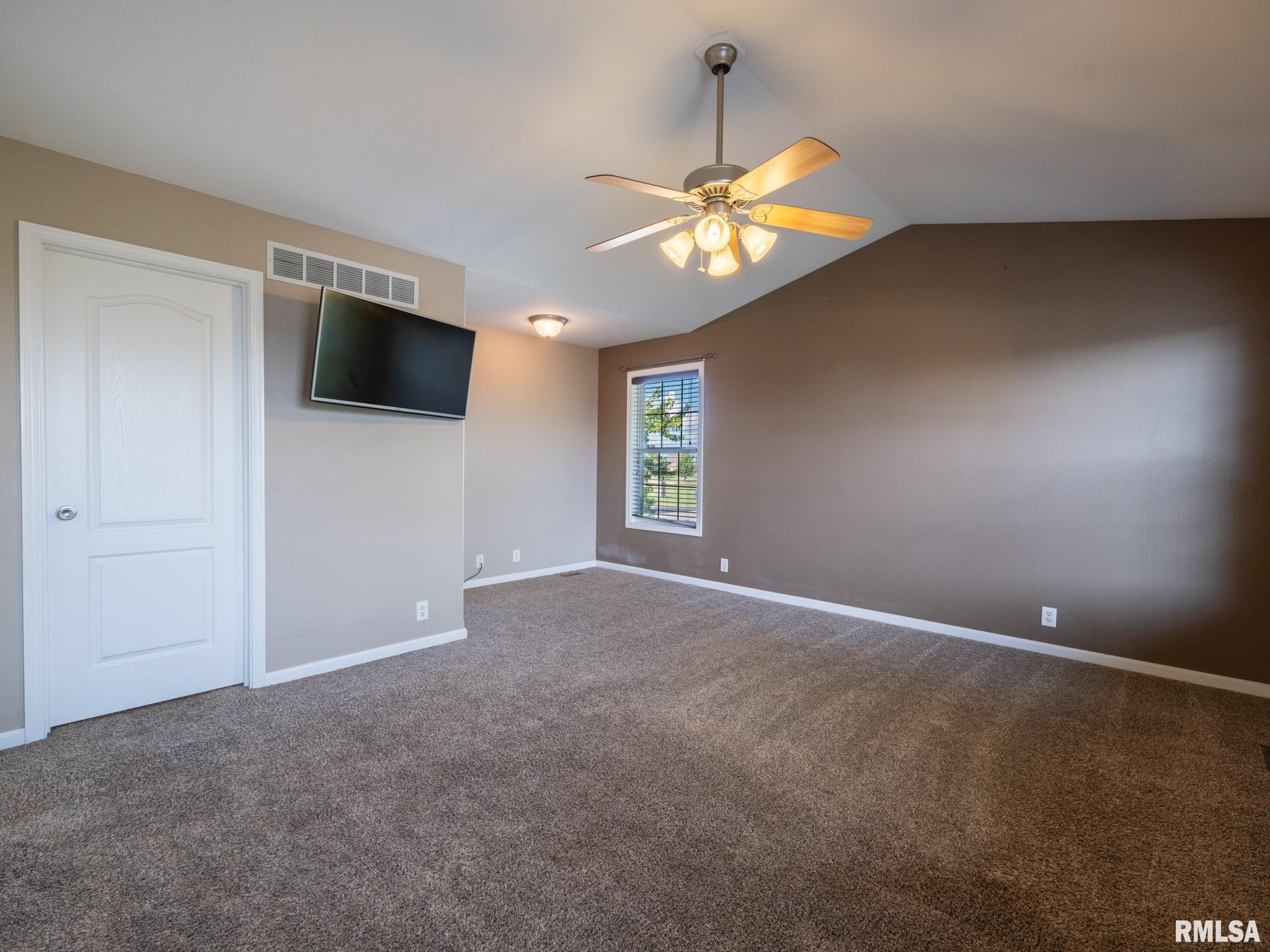 1604 Kingsbury Road Washington, IL 61571 - Photo 31 of 54 Gallery Image 31
