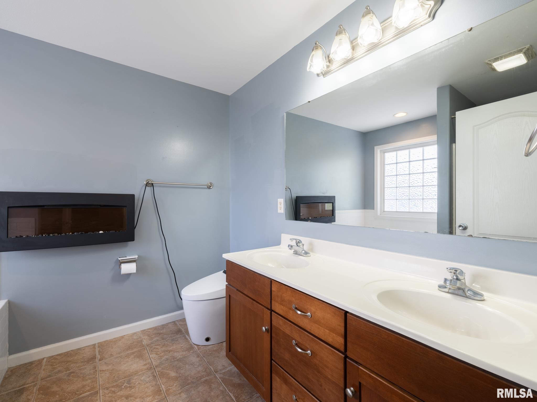 1604 Kingsbury Road Washington, IL 61571 - Photo 35 of 54 Gallery Image 35