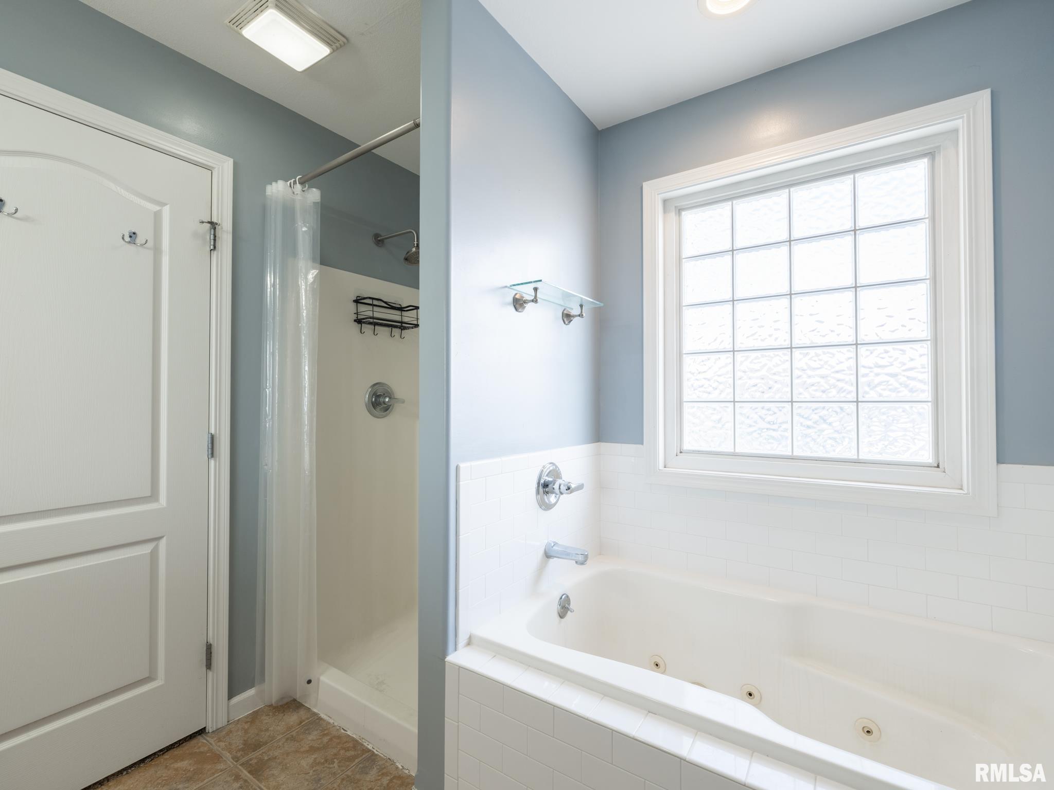 1604 Kingsbury Road Washington, IL 61571 - Photo 36 of 54 Gallery Image 36