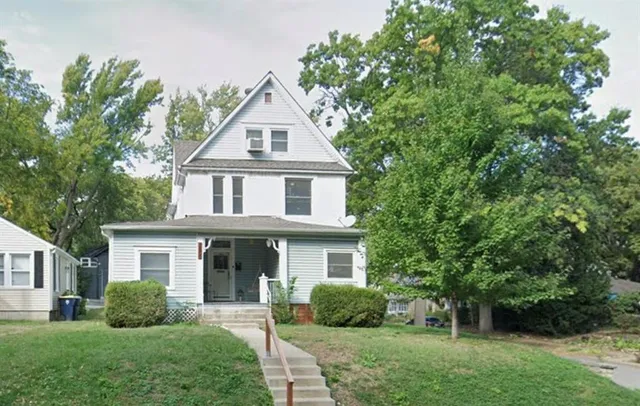 $500,000 | 3800 Roanoke Road, Kansas City, MO 64111