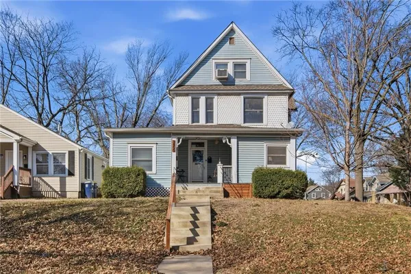 $460,000 | 3800 Roanoke Road, Kansas City, MO 64111