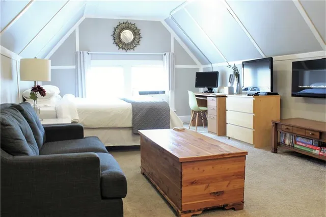 $500,000 | 3800 Roanoke Road, Kansas City, MO 64111