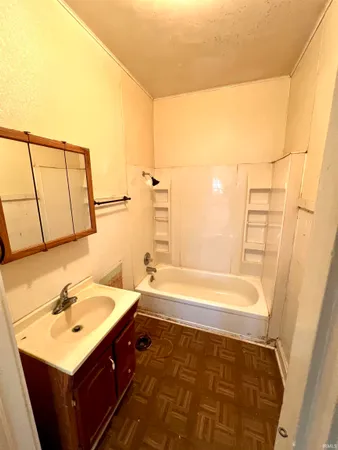 $72,000 | 3121 South Weinbach Avenue, Evansville, IN 47714