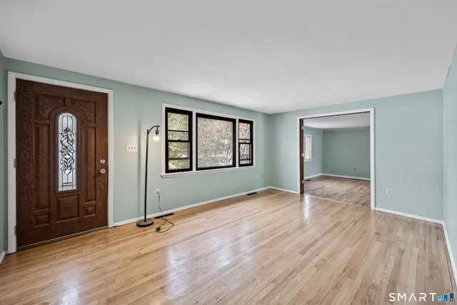 $399,000 | 122 Algonquin Drive, Wallingford, CT 06492