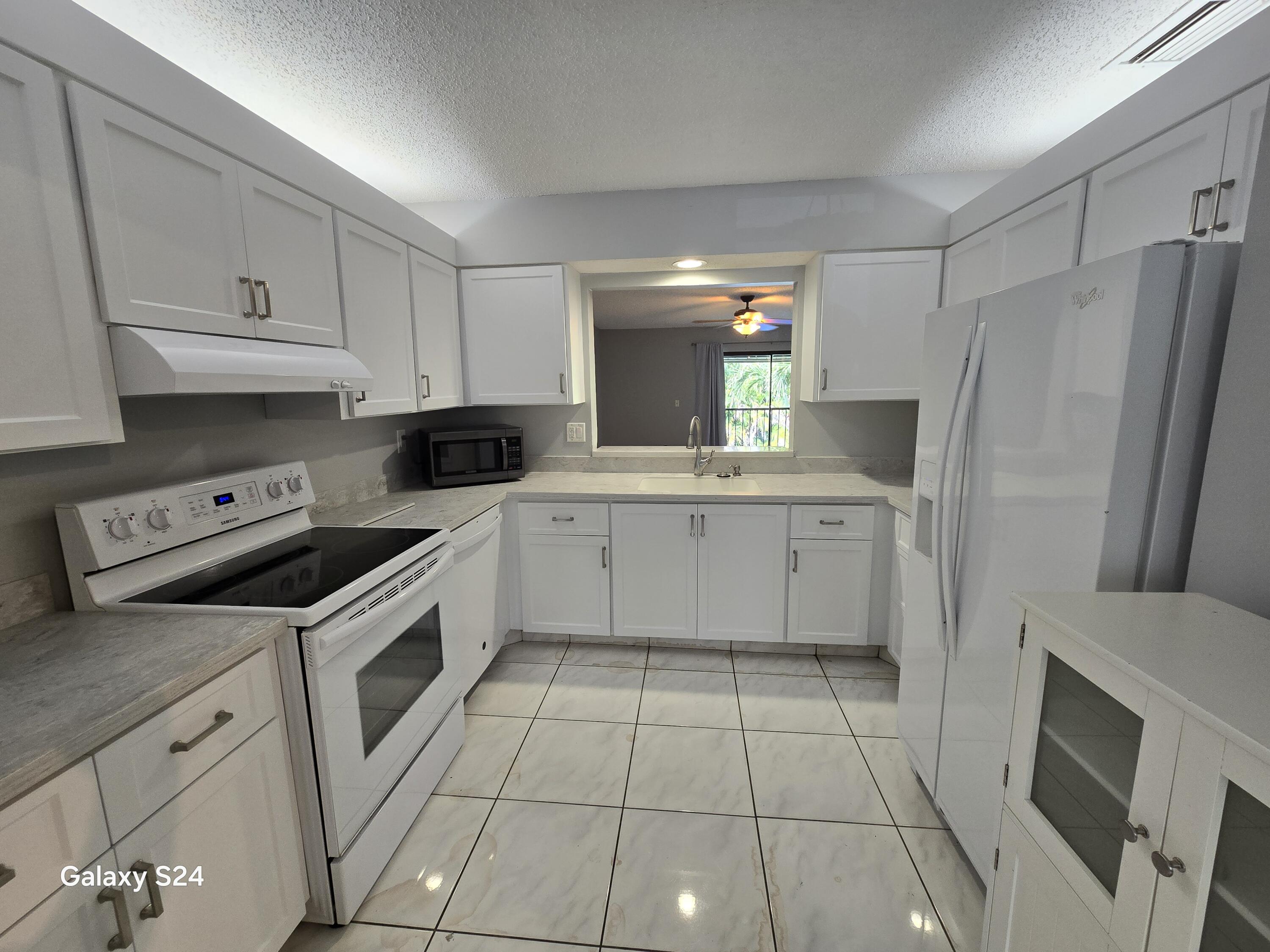 22415 Southwest 61st Way, Unit 206 Boca Raton, FL 33428 - Photo 3 of 21 20240703_102828