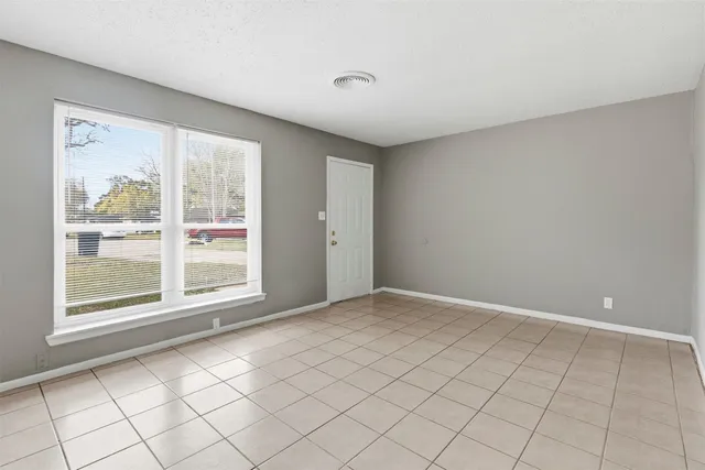 $1,599 | 344 Pennington Drive, Alvin, TX 77511