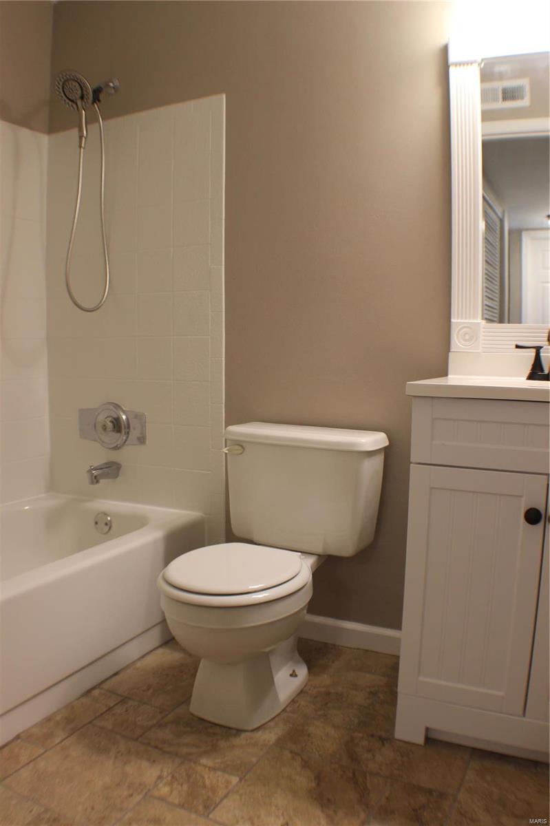 4523 Little Rock Road, Unit I St. Louis, MO 63128 - Photo 10 of 15 Gallery Image 10