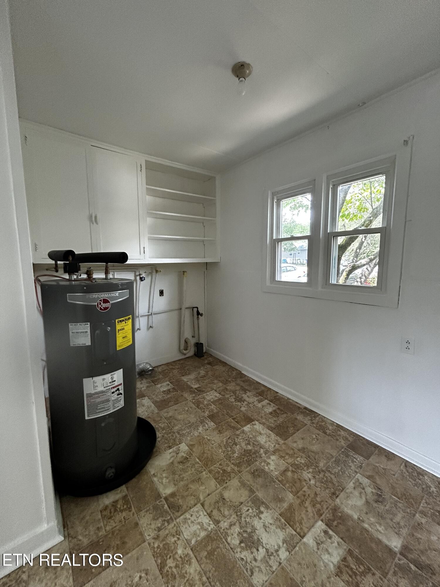 109 Hickory Place Oak Ridge, TN 37830 - Photo 12 of 23