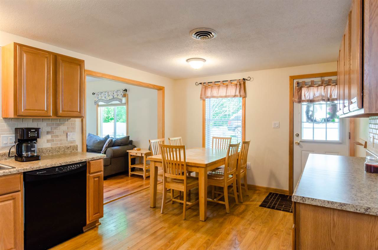 6 Burlington Road Nashua, NH 03062 - Photo 7 of 29