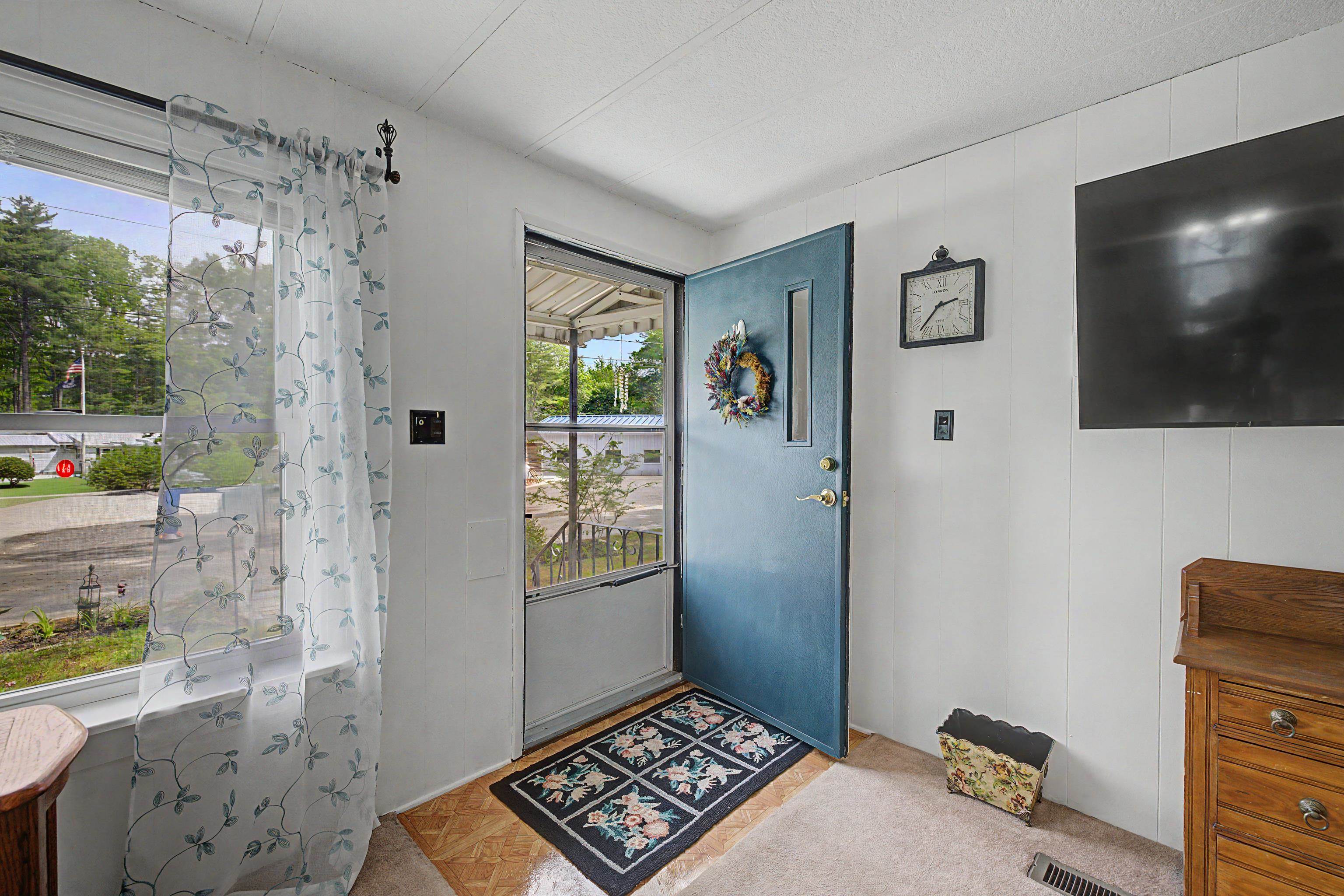 143 Robin Hood Lane Exeter, NH 03833 - Photo 3 of 28