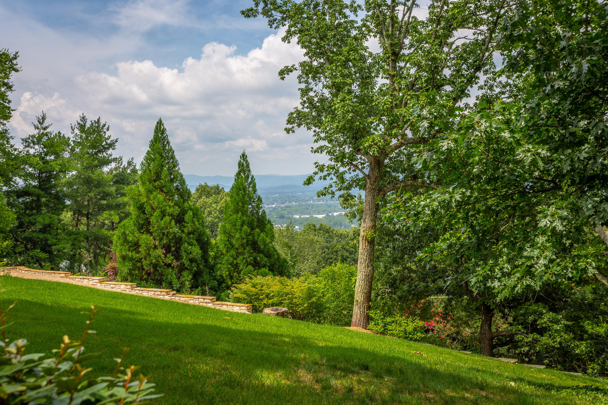 190 North Crest Road, Unit 3 Chattanooga, TN 37404 - Photo 23 of 27 190 N Crest Rd. #2 HD-50