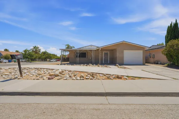$320,000 | 398 K Street, Mendota, CA 93640